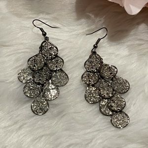 🌟3/$20🌟 Dangly Chandelier Earrings